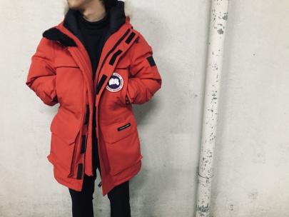 「インポートブランドのCANADA GOOSE 」