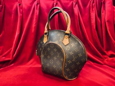 「ラグジュアリーブランドのLOUIS VUITTON 　 」