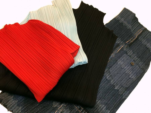 PLEATS PLEASEのプリーツプリーズ