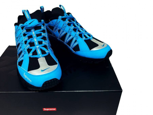 SUPREMEのシュプリーム