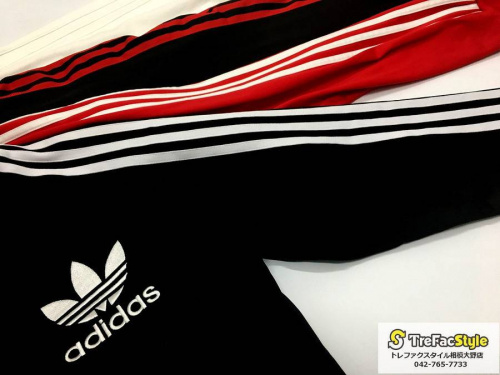 adidasのアディダス