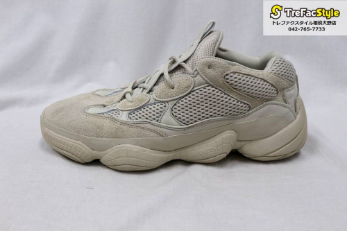 YEEZYのスニーカー