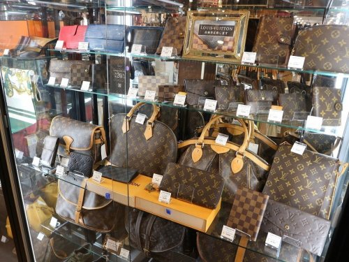 ラグジュアリーブランドのLOUIS VUITTON