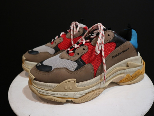 BALENCIAGAのバレンシアガ