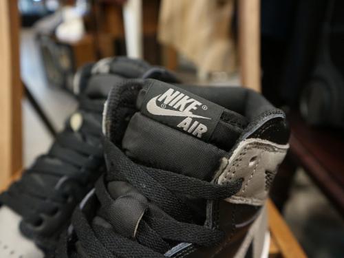 ナイキ エアジョーダン1 レトロのスニーカー