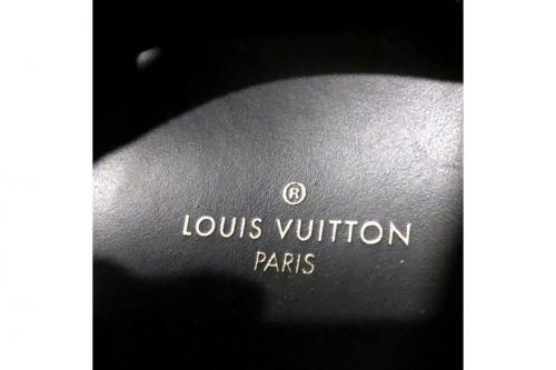 ルイヴィトンのスニーカー