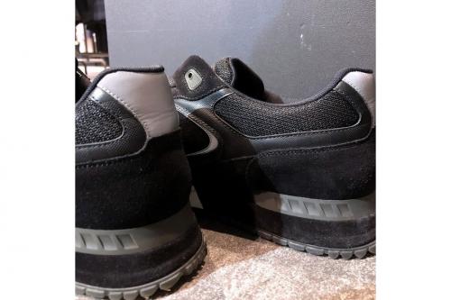 スニーカーのメンズ