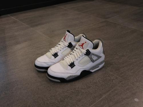 NIKE AIR JORDAN 4 RETROのナイキ エアジョーダン 4 レトロ
