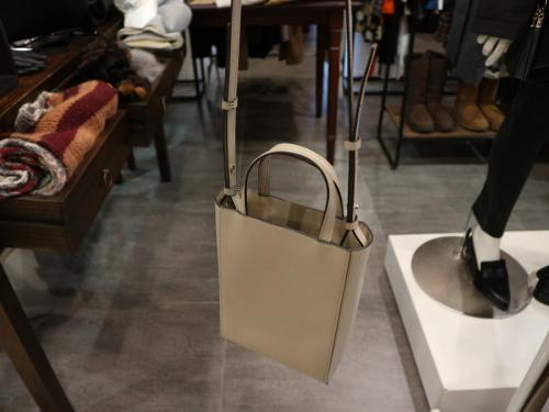 ボナベンチュラのショッパーバッグ