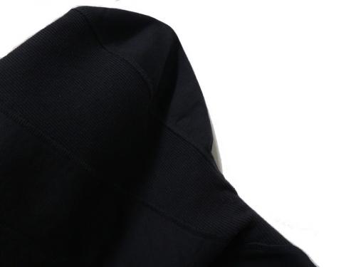 ワイスリーのプルオーバーパーカー