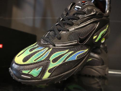 スニーカーのVANS