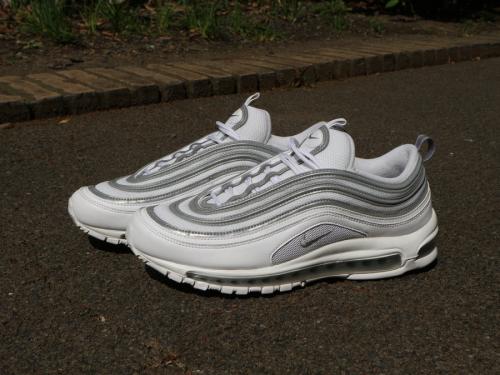 スニーカーのエアマックス