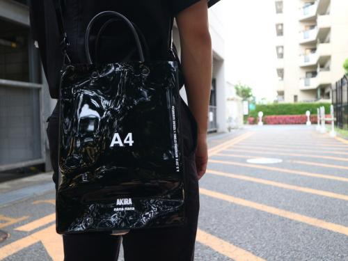 バッグのAKIRA