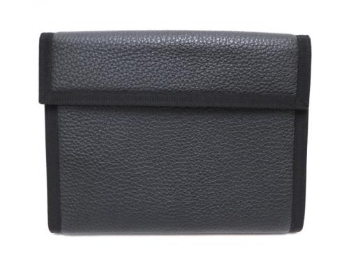 メゾンマルジェラのクラッチバッグ