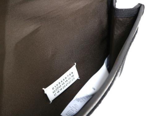 クラッチバッグのユニセックス