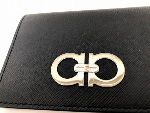 サルヴァトーレ フェラガモの小物