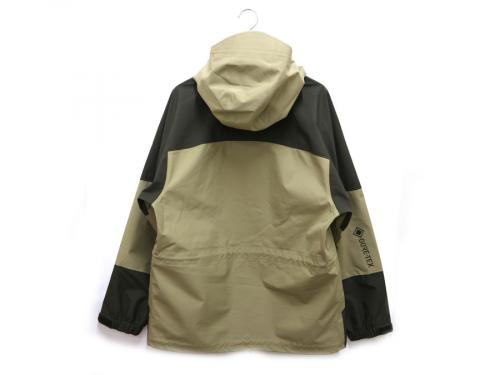 ナイキエーシージーのジャケット