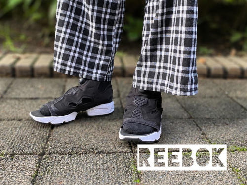スニーカーのReebok