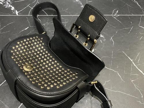 ショルダーバッグのバッグ