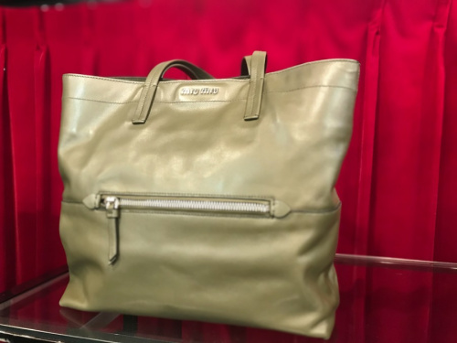 ラグジュアリーブランドのMIU MIU