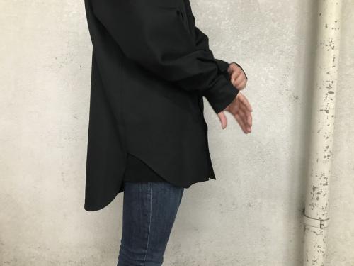 ネオンサインのシャツ