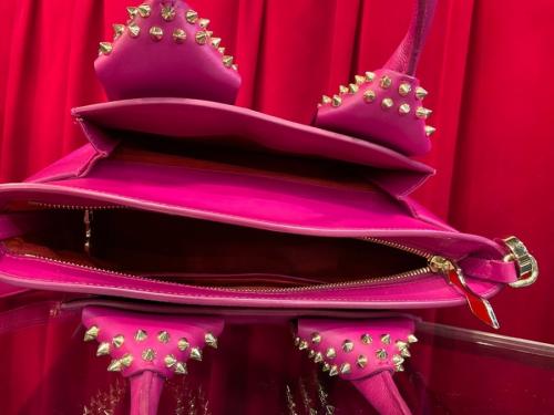 クリスチャンルブタンのバッグ