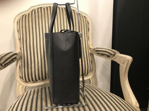 セリーヌのバーティカルカバスモール＆縦型レザートートバッグ