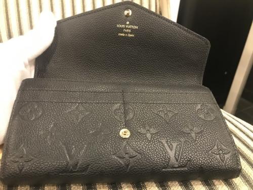 ポルトフォイユ・サラの財布