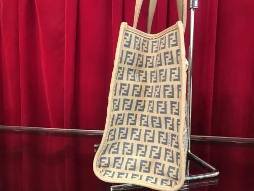 キャンバスレザーズッキーノハンドバッグのバック