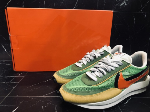 スポーツブランドのNIKE×sacai