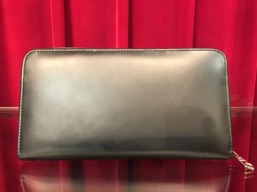 ポールスミスのラウンドファスナーウォレット