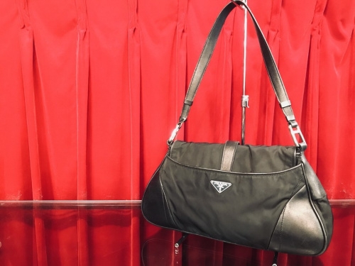 ラグジュアリーブランドのPRADA