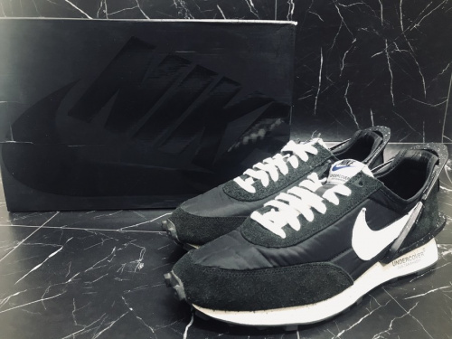 スポーツブランドのNIKE × UNDERCOVER