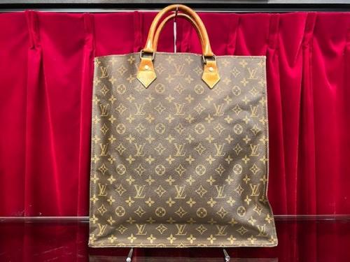 LOUIS VUITTON 　のルイ ヴィトン　