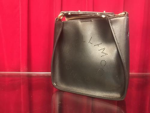 ステラマッカートニーのミニロゴショルダーバッグ