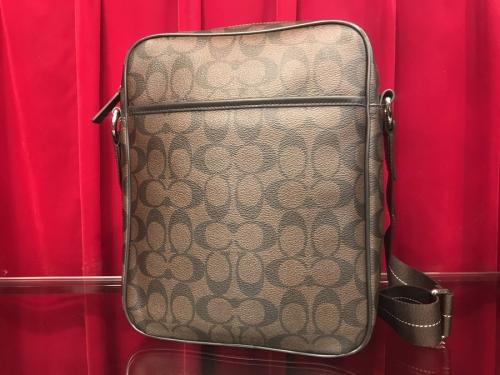 コーチのショルダーバッグ