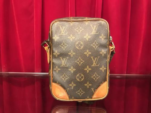 ショルダーバッグのバック