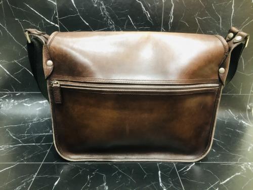 ベルルッティのレザーショルダーバッグ