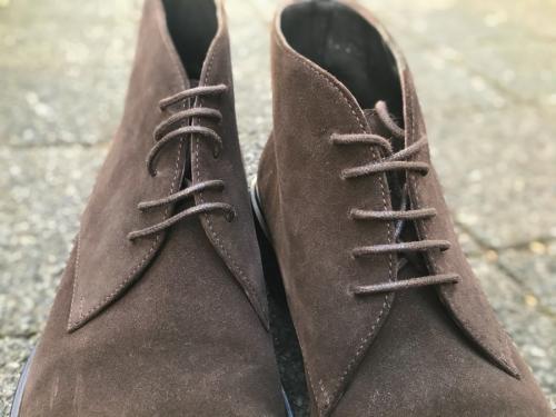 グッチのスウェードチャッカーブーツ