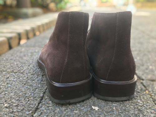 スウェードチャッカーブーツのブーツ