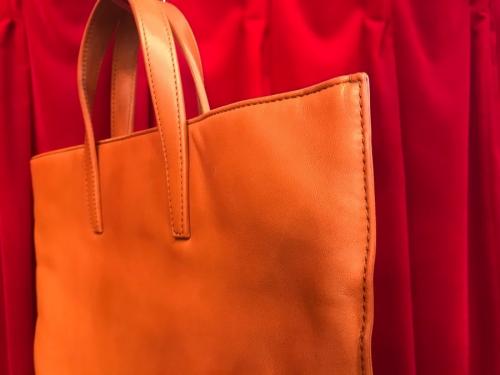 ナッパレザートートバッグのトートバック