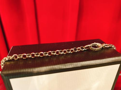 グッチのアンガーフォレストイーグルネックレス