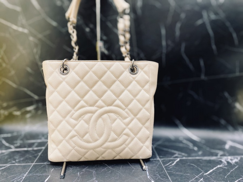ラグジュアリーブランドのCHANEL