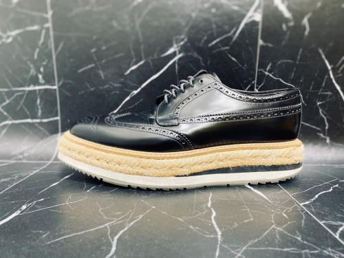 ウィングチップダービーシューズのシューズ