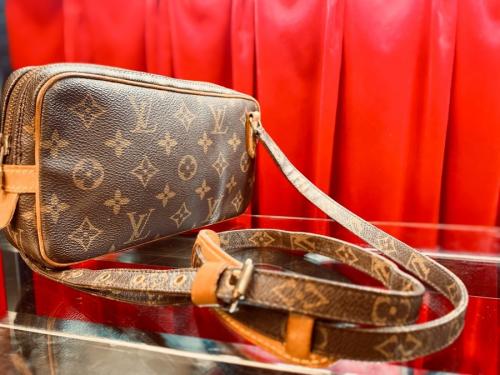 LOUIS VUITTON 　のルイ ヴィトン　
