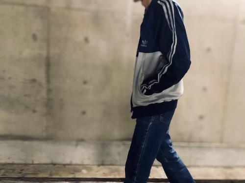 切替プリントトラックジャケットのトラックジャケット