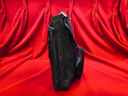 プラダのナイロンショルダーバッグ