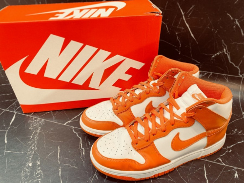 スニーカーのNIKE