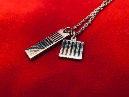 LOUIS VUITTON 　のルイ ヴィトン　