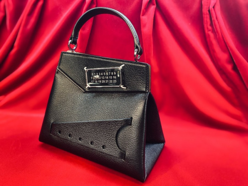 ラグジュアリーブランドのMartin Margiela 11